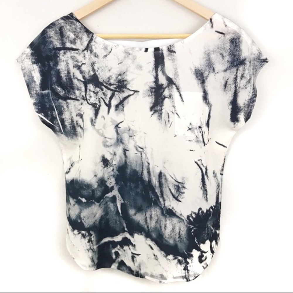 KIRRA Black & White Tie Dye Marble Flowy Blouse T-shirt | Size M